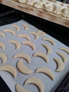 Mediaslunas de nata y vainilla! para Navidades! Mediaslunas de nata y vainilla! para Navidades!