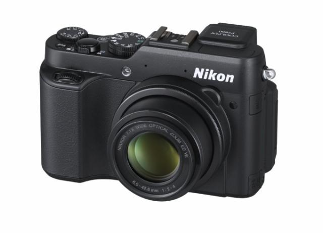 Nikon Coolpix P7800 ladeado