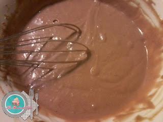 Esponjosos Cupcakes de cacao, mermelada y nata. Esponjosos Cupcakes de cacao, mermelada y nata.