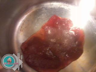 Esponjosos Cupcakes de cacao, mermelada y nata. Esponjosos Cupcakes de cacao, mermelada y nata.