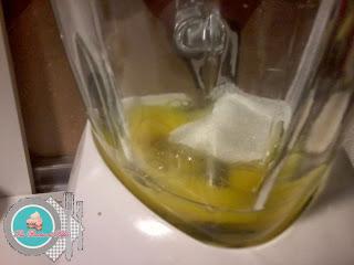 Esponjosos Cupcakes de cacao, mermelada y nata. Esponjosos Cupcakes de cacao, mermelada y nata.