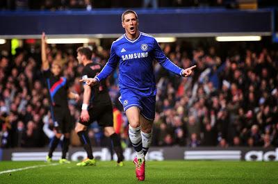 Torres y Ramires ponen en pelea al Chelsea