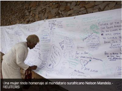 Mandela es enterrado en Qunu.