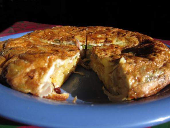 Tortilla de patatas, cebolla y pimientos. (Y olé!) tortilla-de-patatas-