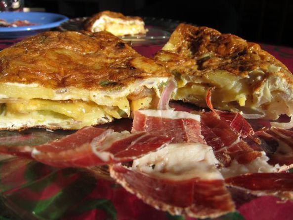 Tortilla de patatas, cebolla y pimientos. (Y olé!) tortilla-de-patatas-