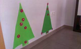 Árbol de navidad para que los niños lo decoren a su antojo