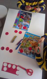 Árbol de navidad para que los niños lo decoren a su antojo Árbol de navidad para que los niños lo decoren a su antojo