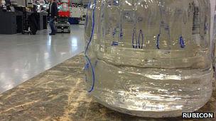 El aluminio, un metal que no deja de sorprender Zafiro industrial recién horneado