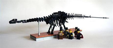 “Diplodocus carnegii”: 100 años en el Museo Nacional de Ciencias Naturales (Madrid) foto lego
