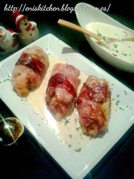 Rulo de muslos de pollo rellenos con salsa de nata a las tres pimientas! Rulo de muslos de pollo rellenos con salsa de nata a las tres pimientas!