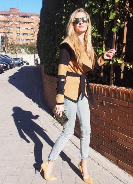 Camel and black coat with stilettos Camel and black coat with stilettos