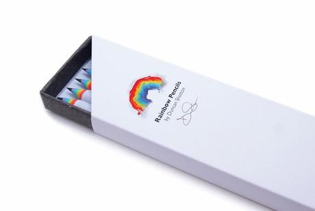 Rainbow pencils; los lápices arco iris creativos