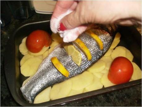 LUBINA AL HORNO LUBINA AL HORNO