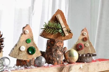 PEQUEÑOS ARBOLES DE NAVIDAD CON TROZOS DE LEÑA PEQUEÑOS ARBOLES DE NAVIDAD CON TROZOS DE LEÑA