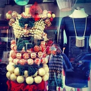 Escaparate navideño en mi barrio. Escaparate navideño en mi barrio.