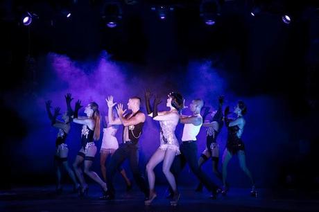 ¡La vida es un circus cabaret! ¡La vida es un circus cabaret!