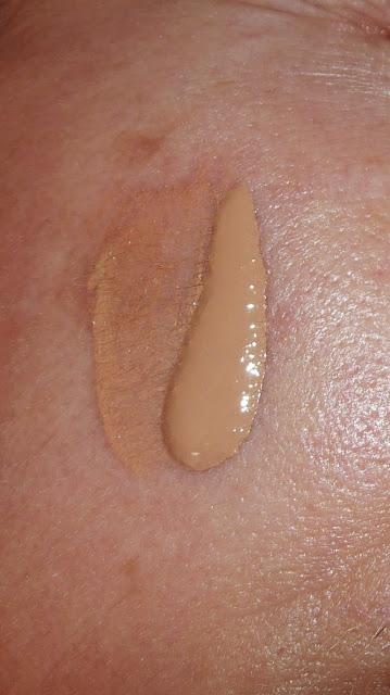 Polvos HD de NYX, base de maquillaje Select Foundation de MAC y polvos bronceadores de Lancaster Polvos HD de NYX, base de maquillaje Select Foundation de MAC y polvos bronceadores de Lancaster