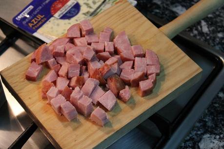 Pizza con bacon, queso azul y tomatitos cherry IMG_9156