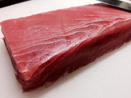 Tartar de atun con guacamole y granada. Tartar de atun con guacamole y granada.