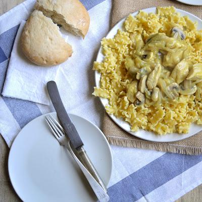 POLLO AL STROGANOFF DE ESPARRAGOS POLLO AL STROGANOFF DE ESPARRAGOS