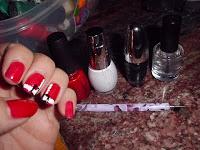 Manicura Papa Noel esmalte rojo