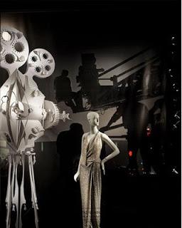 TIEMPO DE ESCAPARATES / TIME FOR SHOPPING TIEMPO DE ESCAPARATES / TIME FOR SHOPPING