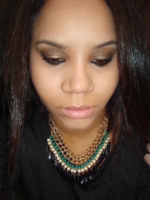 Mi propuesta de Maquillaje Navideño . Mi propuesta de Maquillaje Navideño .