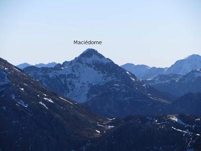 Ascensión a la Llambria (1.749 m.) Ascensión a la Llambria (1.749 m.)