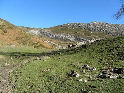 Ascensión a la Llambria (1.749 m.) Ascensión a la Llambria (1.749 m.)
