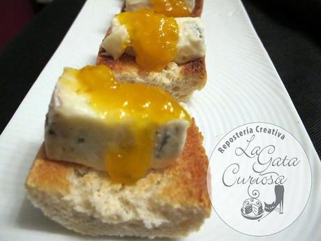 TOSTA DE FOIE CON MANGO Y TOSTA DE GORGONZOLA CON MERMELADA DE MANGO TOSTA DE FOIE CON MANGO Y TOSTA DE GORGONZOLA CON MERMELADA DE MANGO