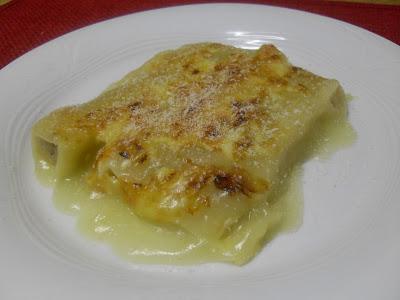 Canelones de pollo y jengibre con velouté de ave al cava Canelones de pollo y jengibre con velouté de ave al cava