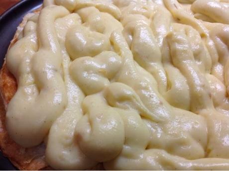 Tarta de hojaldre con frambuesas. Tarta de hojaldre con frambuesas.