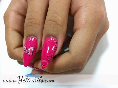 Uñas stiletto con nail art. Uñas stiletto con nail art.
