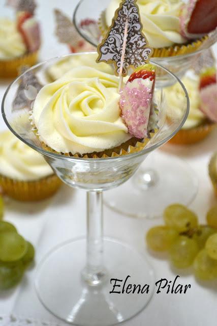 Cupcakes de Fresas y Cava y ¡¡¡Feliz 2014!!! Cupcakes de Fresas y Cava y ¡¡¡Feliz 2014!!!
