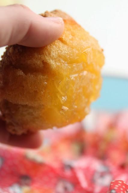 Muffins crujientes con base de manzana a punto de caramelo Muffins crujientes con base de manzana a punto de caramelo