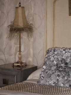 UNA HABITACIÓN Y DOS COLCHAS. UNA HABITACIÓN Y DOS COLCHAS.