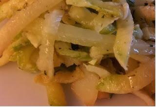 Calabacin crudo rallado con comino y perejil Calabacin crudo rallado con comino y perejil