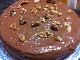 Tarta de chocolate con leche sin azúcar nueces y caqui Tarta de chocolate con leche sin azúcar nueces y caqui