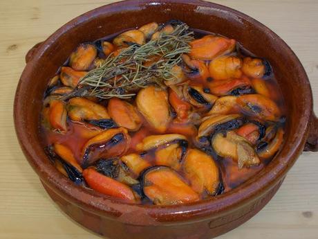 MEJILLONES-EN-ESCABECHE MEJILLONES-EN-ESCABECHE