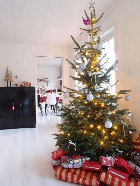 Tradicional y roja así es la navidad de una blogger noruega