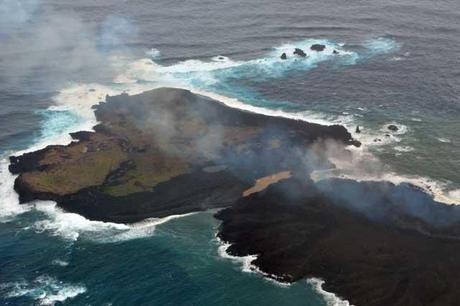 Niijima y Nishino Shima el 26-12-2013 Niijima y Nishino Shima el 26-12-2013
