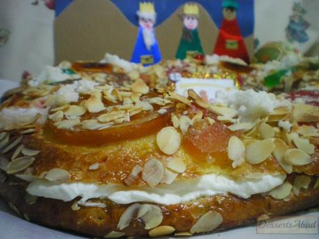 Roscón de Reyes relleno de nata y trufa Roscón de Reyes relleno de nata y trufa