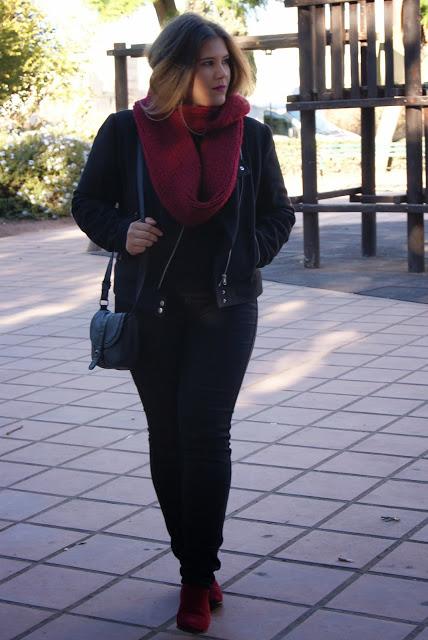 Handmade scarf / bufanda hecha a mano Handmade scarf / bufanda hecha a mano