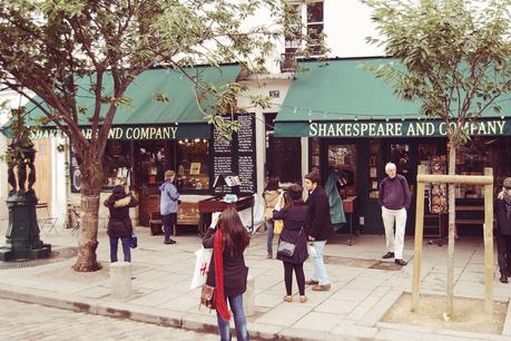 Shakespeare and Company By Claudia Redondo paris2