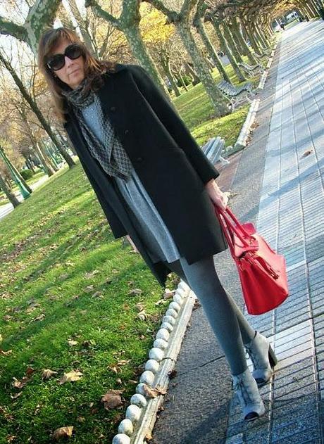 MIS LOOKS - VESTIDO GRIS MIS LOOKS - VESTIDO GRIS