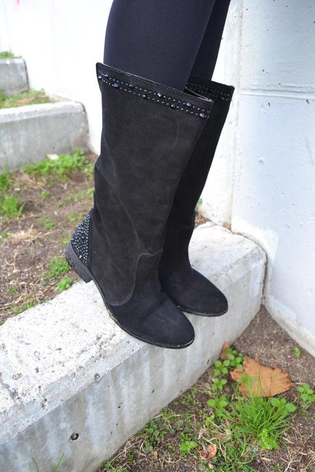 Look of the day: New coat and roses Image Hosted by ImageShack.us