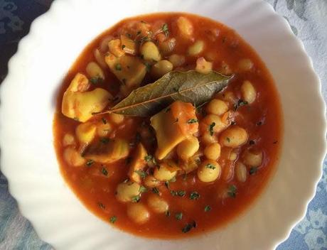 Guiso de Alubias con Jibia Guiso de Alubias con Jibia