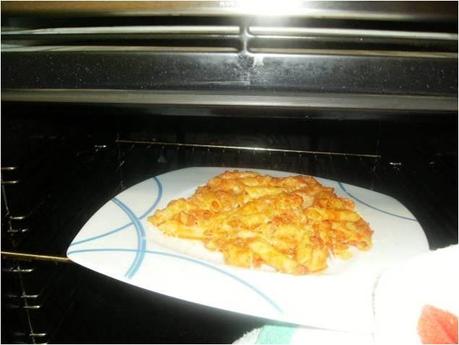 MACARRONES COCIDOS EN TOMATE CON CHORIZO MACARRONES COCIDOS EN TOMATE CON CHORIZO