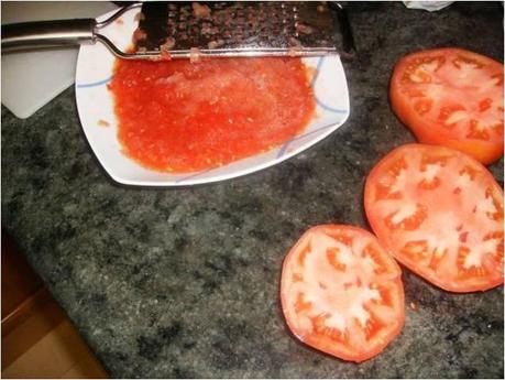 MACARRONES COCIDOS EN TOMATE CON CHORIZO MACARRONES COCIDOS EN TOMATE CON CHORIZO