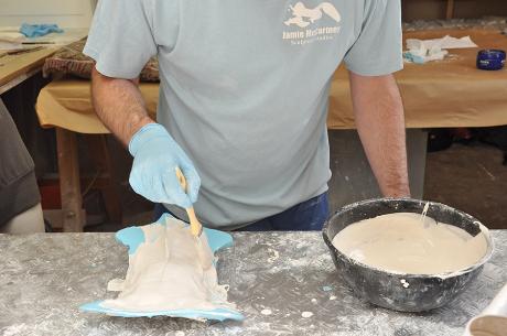 Enero: Hasta las vaginas de saldo en Europa making of the Great Wall of Vagina-1